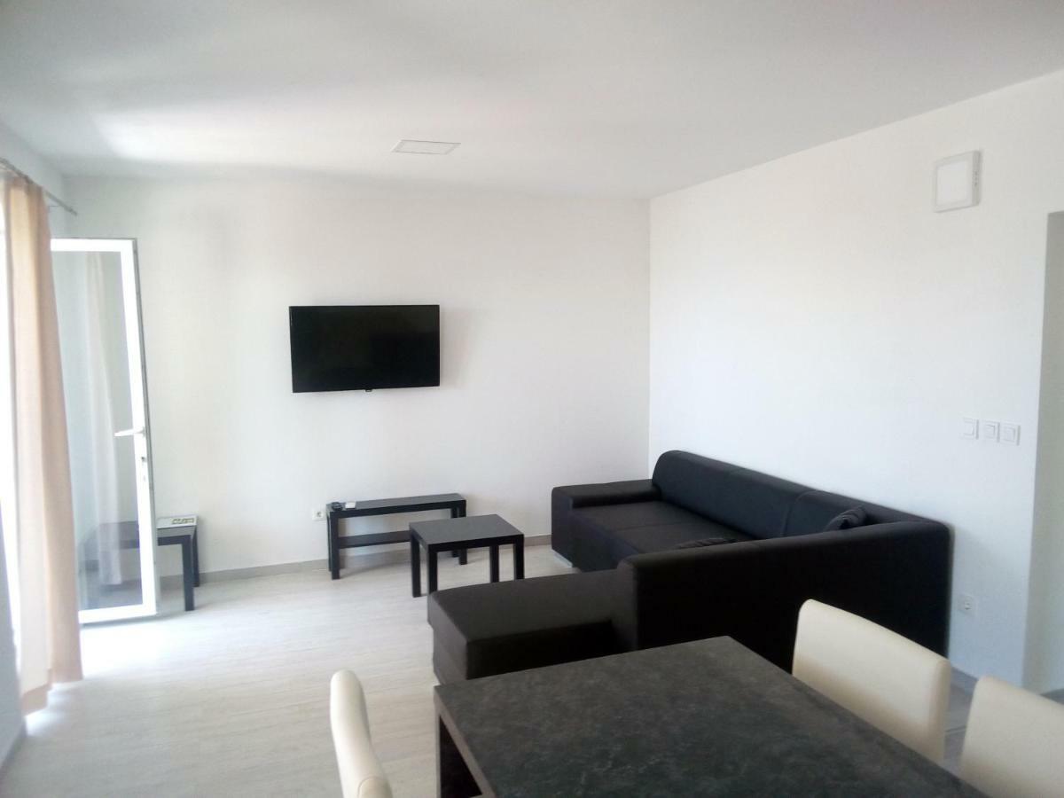 Apartmani Marija Jakir Брела Екстериор снимка