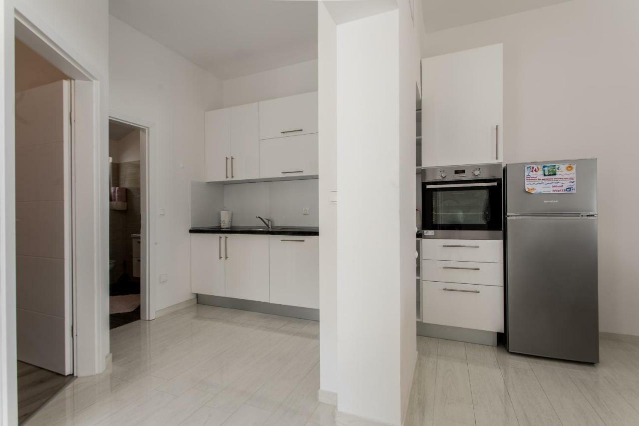 Apartmani Marija Jakir Брела Екстериор снимка