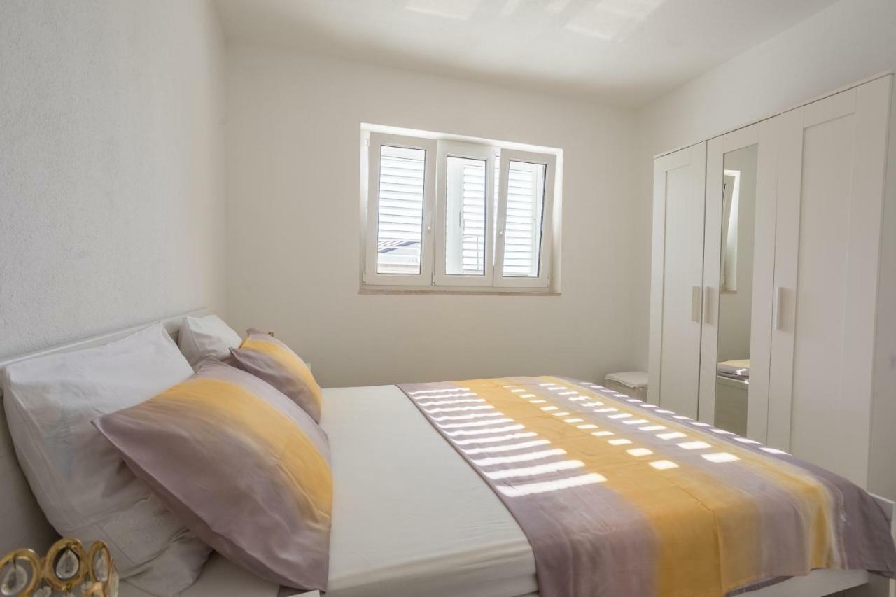 Apartmani Marija Jakir Брела Екстериор снимка