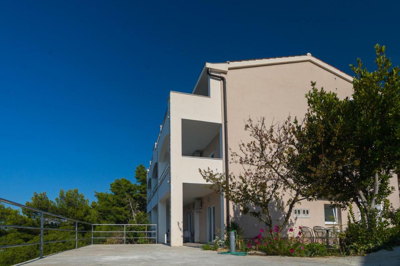 Apartmani Marija Jakir Брела Екстериор снимка