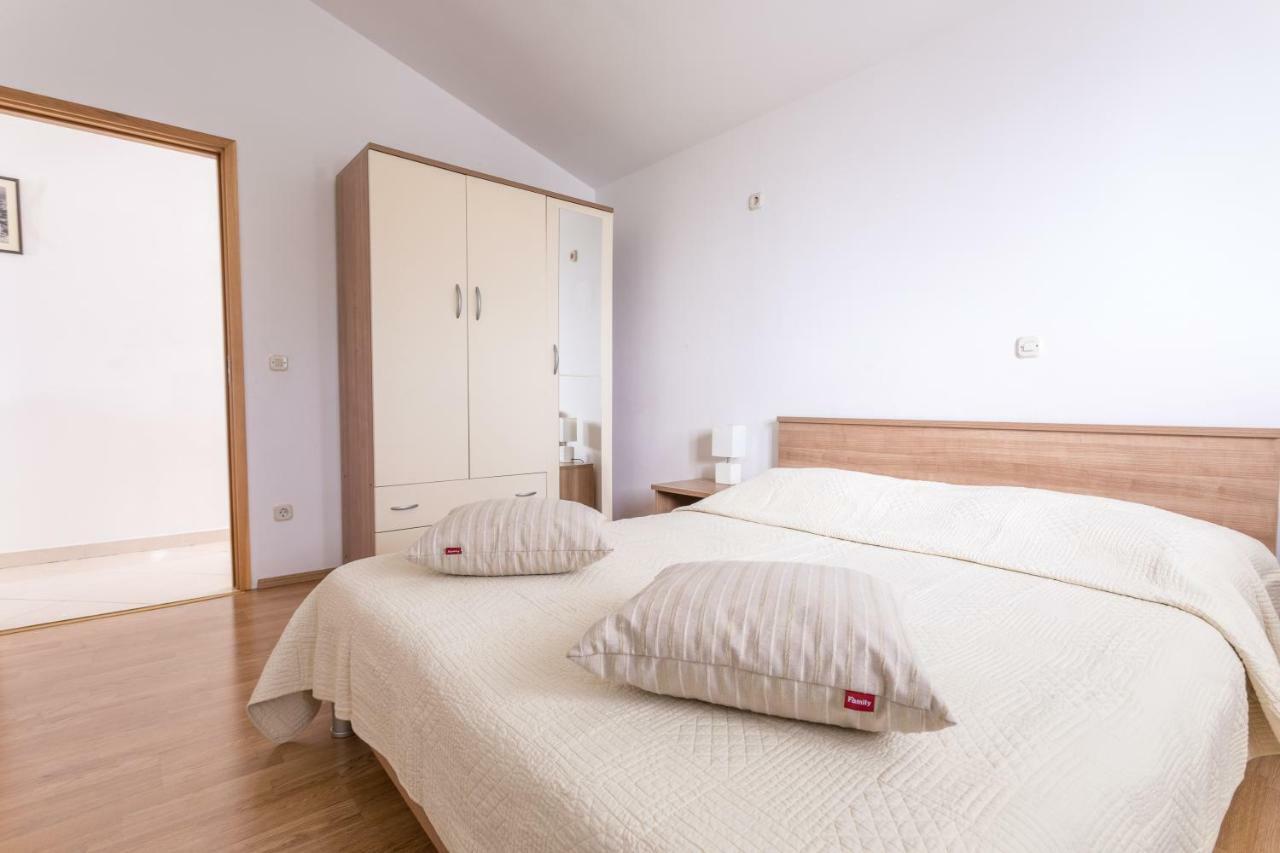 Apartmani Marija Jakir Брела Екстериор снимка