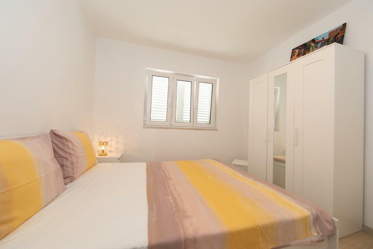 Apartmani Marija Jakir Брела Екстериор снимка